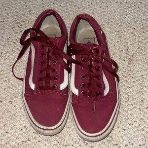 Low top maroon vans